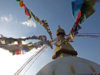 Jedna z nejvýznamnějších budhistických památek v KTM – po zemětřesení opravený Budhanát. Centrum tibetského budhismu.